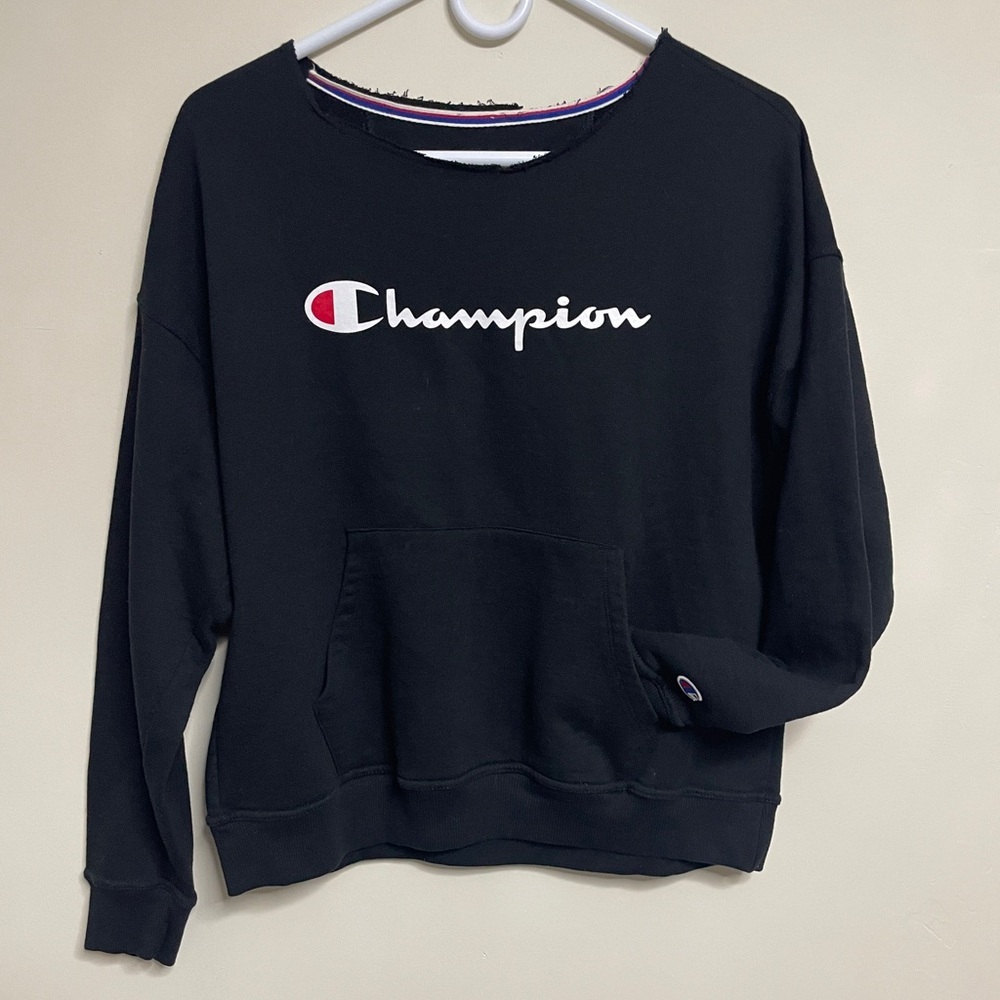 Champion Authentic Athleticwear Black Sweatshirt Raw Neck Logo Mens‎ Medium